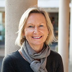 Elaine Pickering image